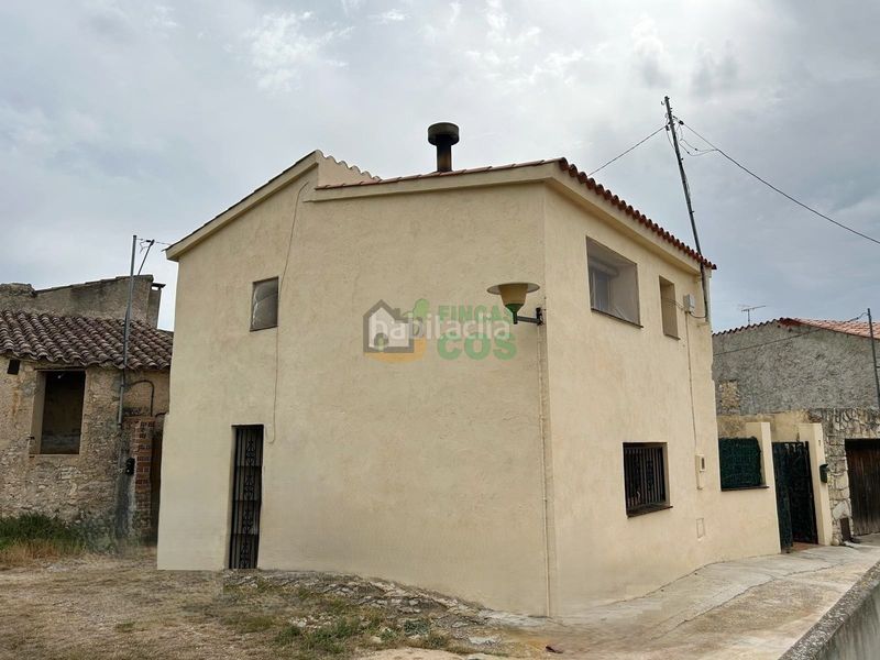 Foto fbd41916-e76a-44ce-b55b-92ea070eee8b. Casa con camino in Querol
