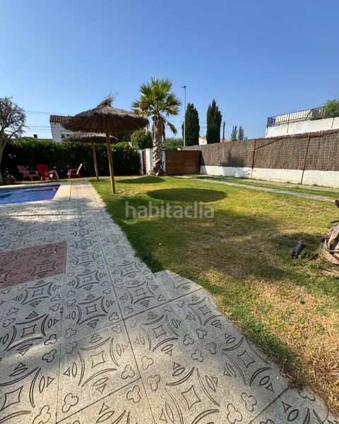Foto 1d2d3e9c-1214-4545-9fb9-90b3148f8a7b. Casa amb xemeneia calefacció aparcament piscina a Castelló d´Empúries