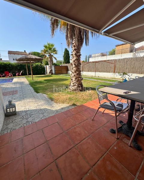 Foto 2758ec32-eec4-436a-ba1d-1c079bf84900. Casa amb xemeneia calefacció aparcament piscina a Castelló d´Empúries