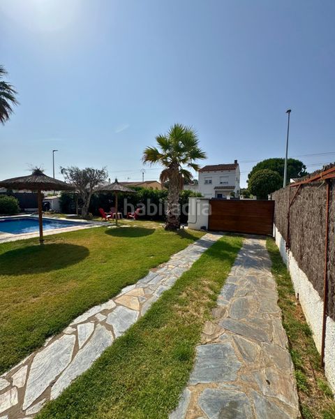 Foto 31f1d76d-1dde-4012-98a4-fdef79eeb2e5. Casa amb xemeneia calefacció aparcament piscina a Castelló d´Empúries