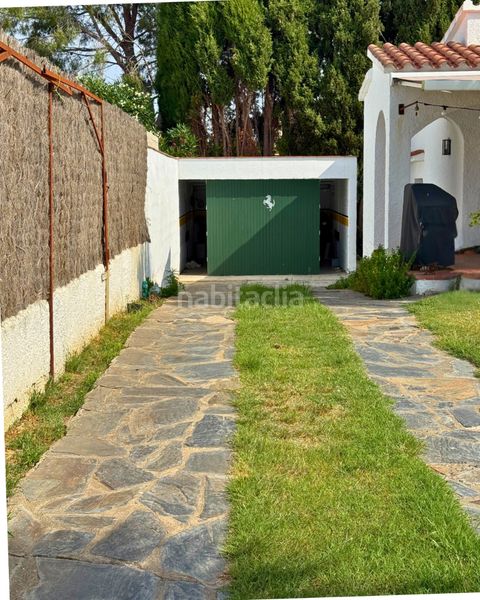 Foto 51460279-7bfc-4a47-8c95-fd07058a653f. Casa amb xemeneia calefacció aparcament piscina a Castelló d´Empúries