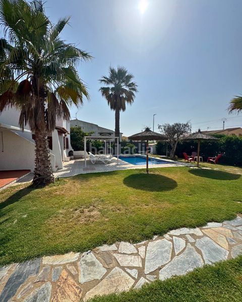 Foto 5dfc607b-235b-40db-9105-34c945d90117. Casa amb xemeneia calefacció aparcament piscina a Castelló d´Empúries
