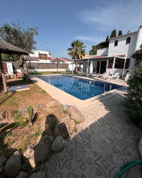 Foto 6509e0f0-50d9-4b50-adbd-2c23ed40d229. Casa amb xemeneia calefacció aparcament piscina a Castelló d´Empúries