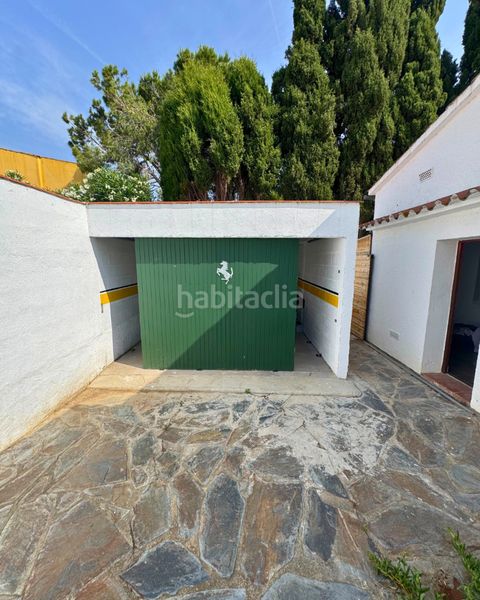 Foto 96a66fd3-828d-4c67-b8c8-52b98e28bf4a. Casa amb xemeneia calefacció aparcament piscina a Castelló d´Empúries