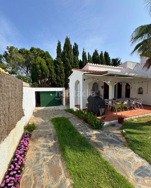 Foto bbfda739-6d8a-498f-866e-617be7375ffa. Casa amb xemeneia calefacció aparcament piscina a Castelló d´Empúries