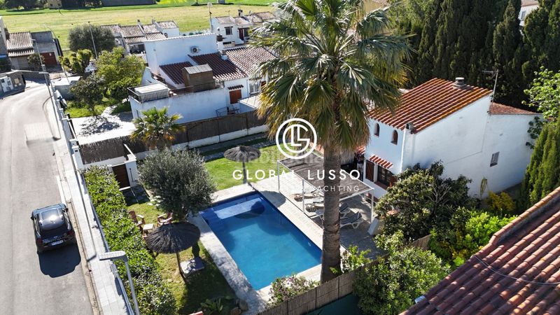 Foto 149979b5-3f59-419c-831b-f507b06ee8f4. Casa amb xemeneia calefacció aparcament piscina a Castelló d´Empúries