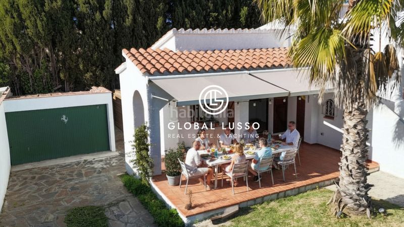 Foto caf3927b-52f6-4fa2-9d09-b2864a03a560. Casa amb xemeneia calefacció aparcament piscina a Castelló d´Empúries