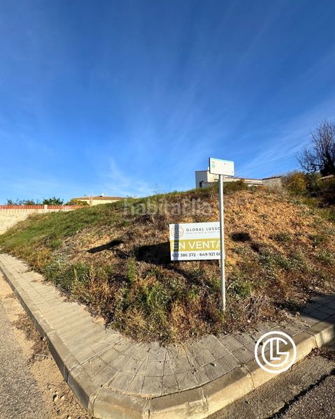 Foto c5774ba7-c408-47bd-b96b-cf05d0958e43. Residential plot in carrer montseny 30 in Sant Miquel de Fluvià