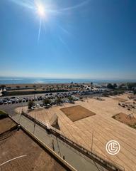 Pis  Carrer poblat tipic-edifici nausica 12. Vistas al mar