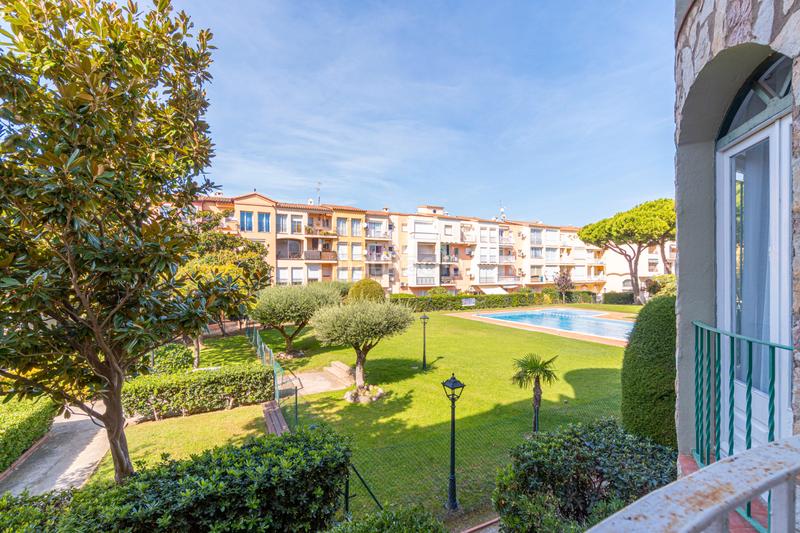 Foto 74c79ea7-2d11-440a-ac32-ca413a9b4caa. Piso ?? apartamento con licencia turística, piscina y parking en el corazón en Empuriabrava