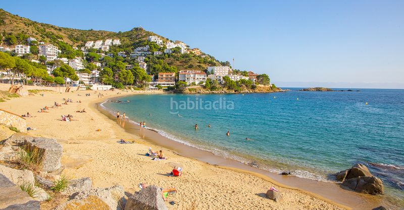 Foto 4529cf40-b7cf-4bc0-9328-72a8755af3ad. Pis amb calefacció piscina a Puig Rom-Canyelles-Almadrava Roses