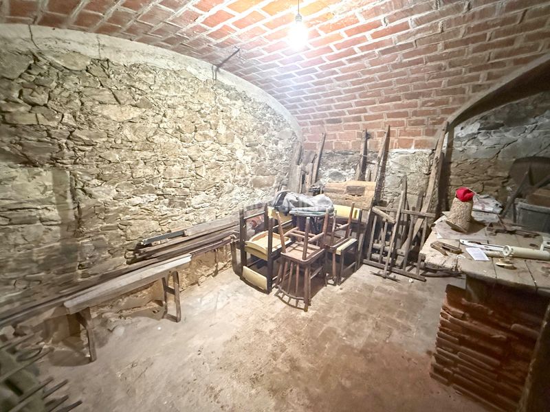 Foto 543cd742-b524-4802-a8e7-caefe9c20803. Casa adossada a Sant Climent Sescebes