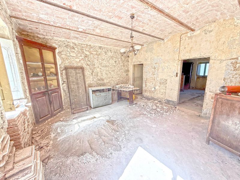 Foto 55c2e4de-29bf-4e46-8dad-b7bb22e59c78. Casa adossada a Sant Climent Sescebes