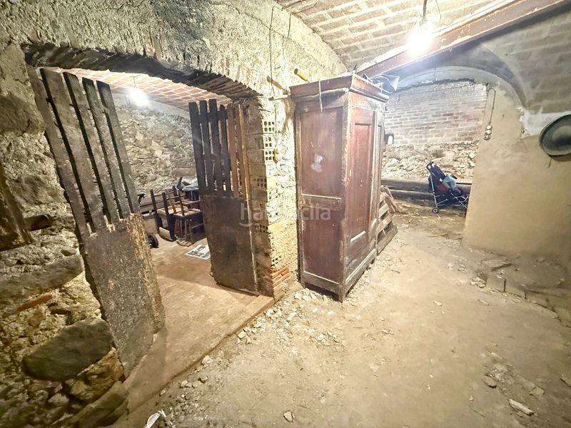 Foto b1c8c9a6-a13c-41fe-8ba4-fae75032b5a9. Casa adossada a Sant Climent Sescebes