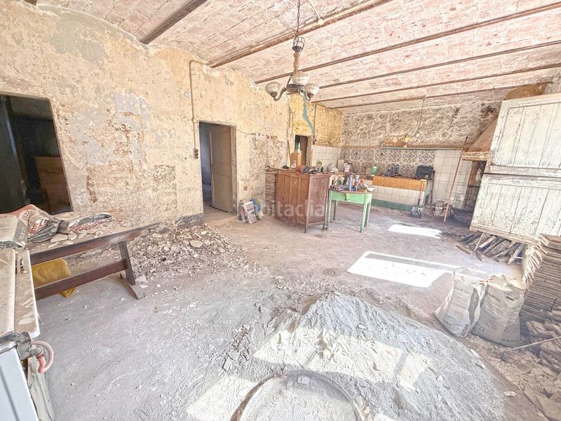 Foto c284900a-275b-4386-9590-f454b6196999. Casa adossada a Sant Climent Sescebes