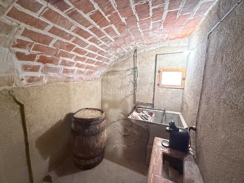 Foto c9543aaa-5692-45d6-aad3-674097e53ad2. Casa adossada a Sant Climent Sescebes