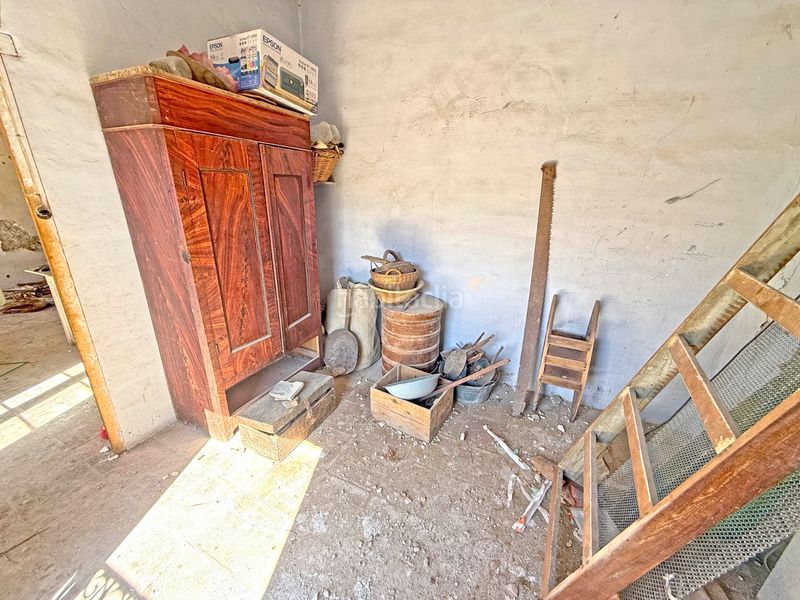 Foto dc4a305f-9238-4bec-a27a-5113bd28c760. Casa adossada a Sant Climent Sescebes