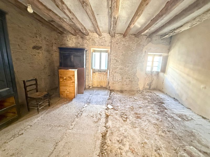 Foto fbcb1ec8-c28f-4738-afbd-909e6042966a. Casa adossada a Sant Climent Sescebes