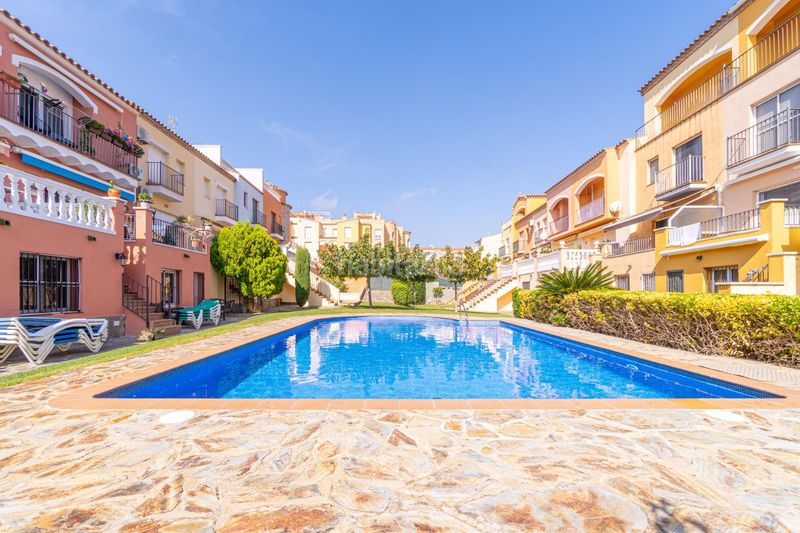 Foto a5ad89b8-3ed5-4e1f-9e2a-34756c1fbf0f. Casa adossada amb calefacció piscina a Muga - Gran Reserva - Badia Empuriabrava