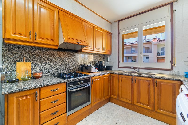 Foto a37d85a2-3d88-4114-9ed3-73ffdd20b31c. Casa adossada amb calefacció aparcament a Peralada