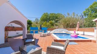Casa  N/a. Casa de 3 habitaciones con piscina en empuriabrava