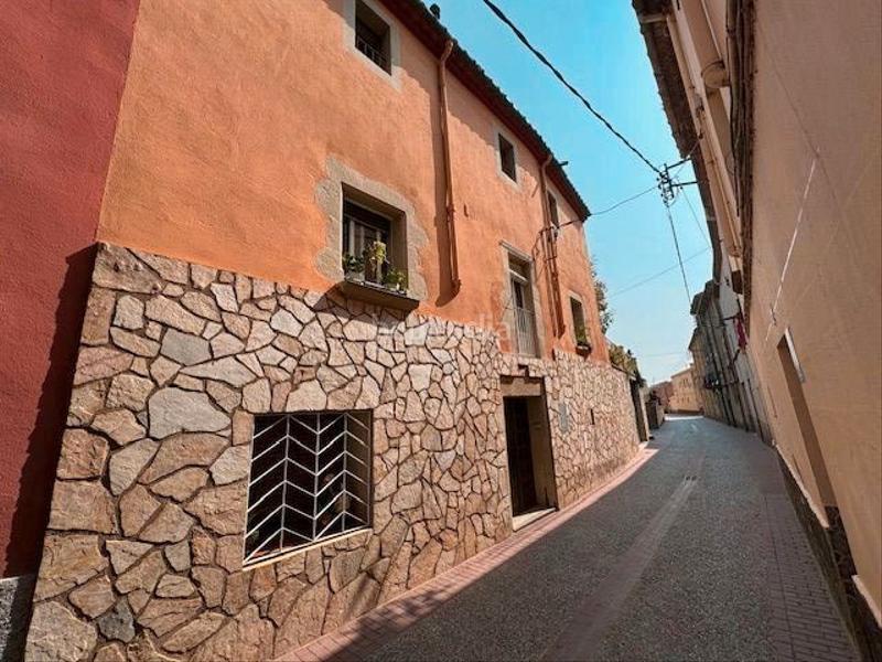 Foto 23de97d7-2ff6-4903-ab0f-f95964ee494c. Casa en carrer de baix 6 casa en el centro de borrassa en Borrassà