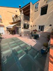 Casa a Carrer de baix 6. Casa en el centro de borrassa