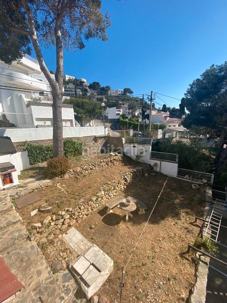 Foto 393f04b6-3844-4aa0-b05e-7324eccf1184. Casa  con vistas al mar a solo 50 metros de la playa de canyelles – en Roses