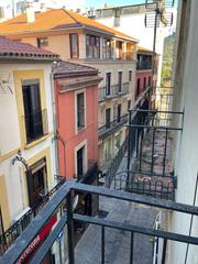 Pis a Calle santa mara 7. Amplia vivienda en pleno centro