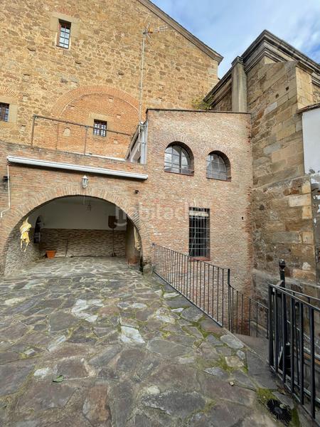 Foto b3830c19-8335-4ff8-bf80-dd1fd33264c3. Casa en calle coria 19 casa con piscina en el centro en Plasencia
