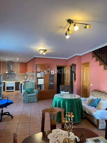 Foto 24bf36d7-eb7a-4fe7-b3a3-56f082dcb2e2. Casa a calle las jaras 7 a Malpartida de Plasencia