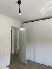 Rent Flat in Calle manuel revilla castán 8. Piso en muy buen estado en miralvalle