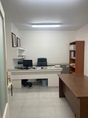 Miete Fabrikhalle in Calle isaac peral 64. Nave con oficina, patio y doblado