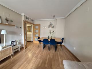 Piso  Calle cueva de la serrana 2. Luminoso piso con garaje