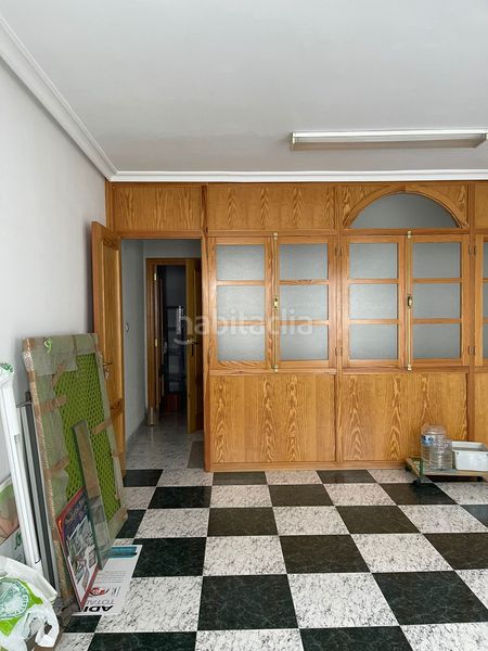 Foto 278134e7-0557-4ffb-9420-968c94a7798f. Casa en calle caballeros 10 edificio junto a la calle sol en Plasencia