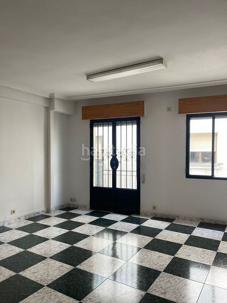 Foto b0d9e1d9-6c2c-43a8-82de-1b225f98a923. Casa en calle caballeros 10 edificio junto a la calle sol en Plasencia