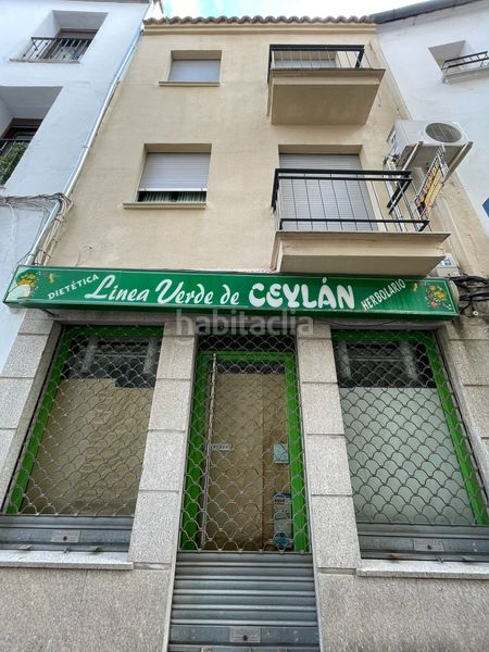 Foto b708746a-bb9d-465e-b995-114f437dccfc. Casa en calle caballeros 10 edificio junto a la calle sol en Plasencia