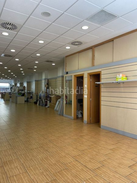 Foto 4c6318f8-283b-4e38-ae01-2e1d9d74e916. Locale commerciale in avenida de la vera 18 in Centro Ciudad Plasencia