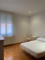 Miete Etagenwohnung  Calle vidrieras. Luminoso piso en pleno centro