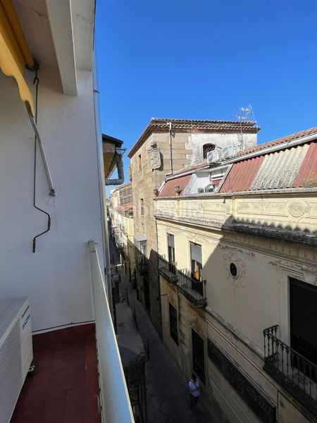 Foto bea41c55-fd7f-4e83-a7d0-16ce17814191. Rent flat in calle rey 2 in Centro Ciudad Plasencia