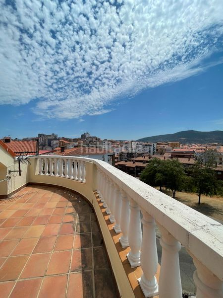 Foto a5d6ee4a-9d9c-436a-a8a3-4f1280d72cc6. Casa amb xemeneia calefacció aparcament a Los Pinos - El Pilar Plasencia