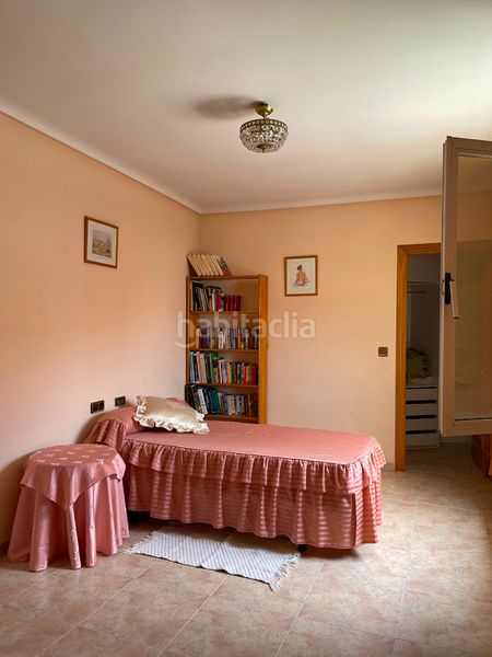 Foto cb4f5204-8359-4ac3-bb2c-62e3a1baa78f. Casa amb xemeneia calefacció aparcament a Los Pinos - El Pilar Plasencia