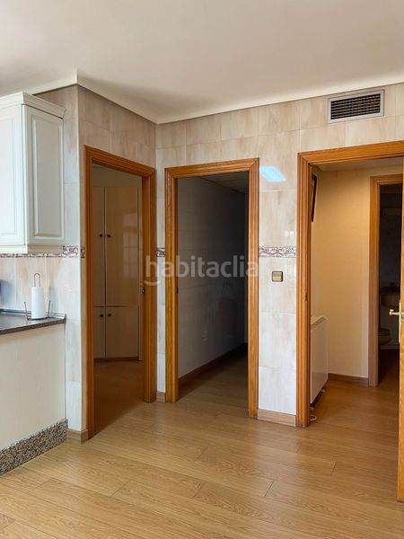 Foto e48afc41-6187-4bd2-b34b-0c89e7f322f4. Casa amb xemeneia calefacció aparcament a Los Pinos - El Pilar Plasencia
