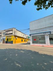 Miete Fabrikhalle in Avenida de extremadura 34. Amplia nave con escaparate