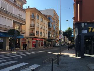 Alquiler Local Comercial en N/a. Local en puerta sol