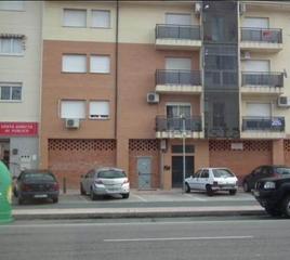 Locale commerciale in N/a. Amplio local con fachada