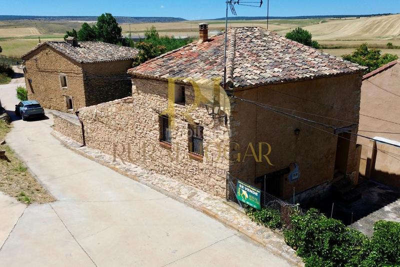 Foto ae201528-b0d1-4228-9bf6-b53d282a6f35. Casa en calle real 22 pradilla: casa de piedra completamente reformada lista para entrar a vivir!! en Prados Redondos