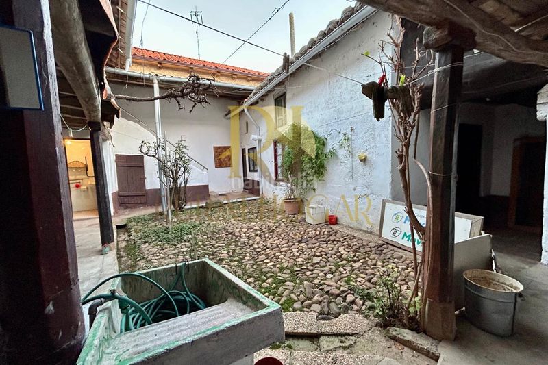 Foto ce587bc5-ac10-4354-8d46-1827bbf81e7e. Casa a calle el cueto 25 a Ardón