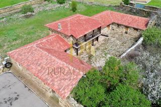 Maison  N/a. Santiago millas: espectacular casa maragata con 2550m2 de terren