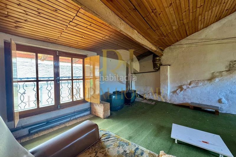 Foto 10558ed8-d94d-481b-95bf-0359a9e55a18. Casa in calle barrero 3 in Páramo del Sil